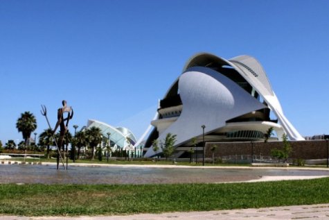 Valencie je plná moderních staveb od španělského architekta Santiaga Calatravy – foto Martin Janků.