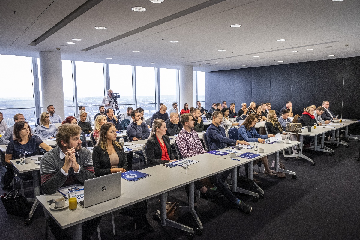 Úvodní nepovinné setkání MBA studentů v mrakodrapu City Tower. FOTO - Institut CEMI